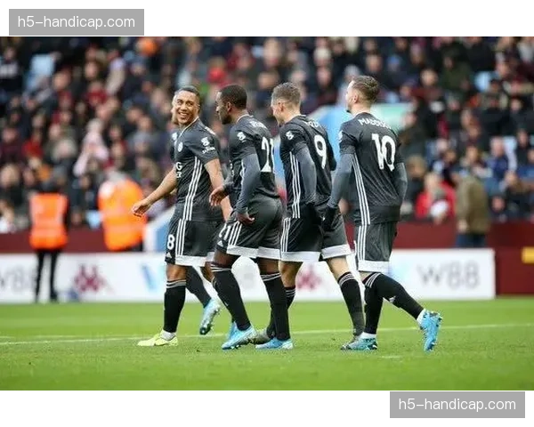 维拉公园球场爆满，阿斯顿维拉3-1击败托特纳姆热刺