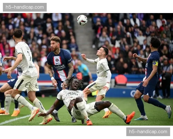 历史回顾:十年前的今天,伊布在巴黎王子公园上演大四喜 历史回顾:十年前的今天,伊布在巴黎王子公园上演大四喜