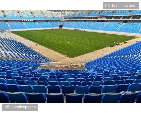 青岛青春足球场上座率创新高，专业球场效应显现